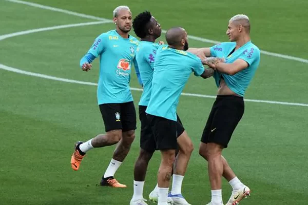Real or play! ' Richarlison ' boxing ' Vinicius ' national team camp